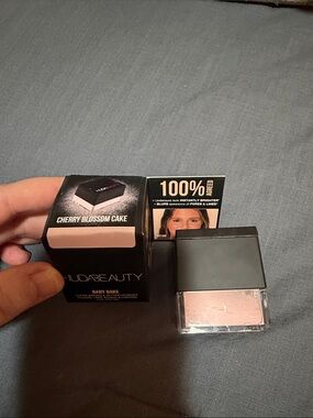 HUDA BEAUTY Baby Bake Cherry Blossom Cake Setting Powder - Light Pink
